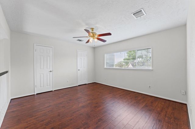 3202 Kempwood Drive, Sugar Land, TX 77479