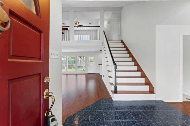 3202 Kempwood Drive, Sugar Land, TX 77479