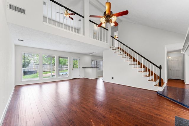 3202 Kempwood Drive, Sugar Land, TX 77479