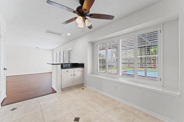 3202 Kempwood Drive, Sugar Land, TX 77479