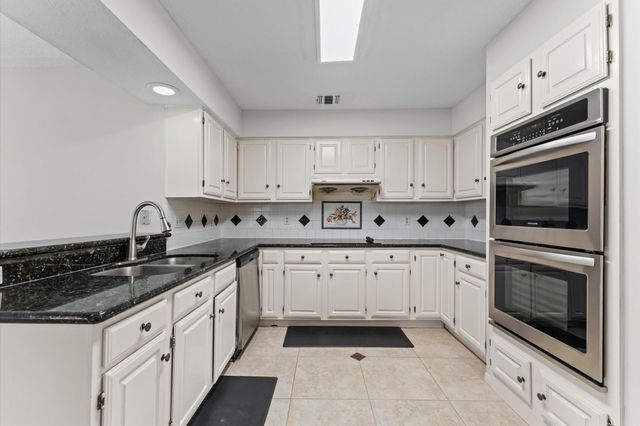 3202 Kempwood Drive, Sugar Land, TX 77479