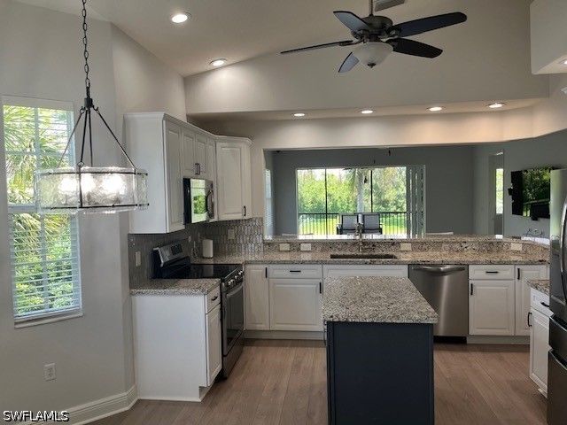 7842 Hawthorne DR 1703, Naples, FL 34113