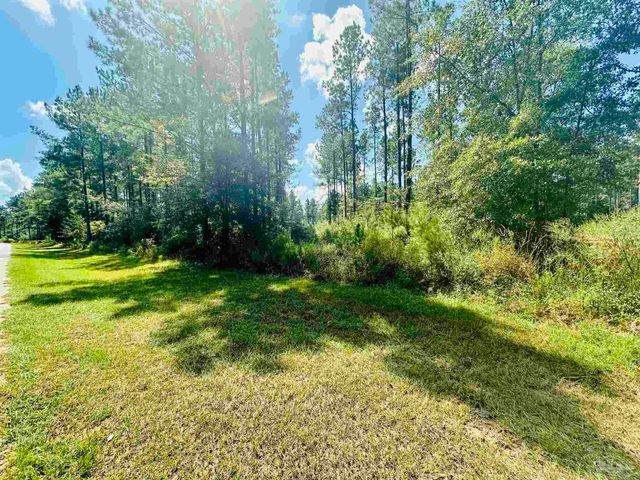 9209 Sage Forest Ln, Pace, FL 32571