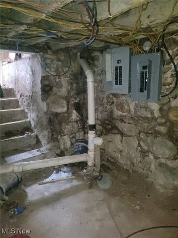 350 N Broadway, Geneva, OH 44041