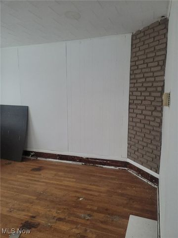 350 N Broadway, Geneva, OH 44041