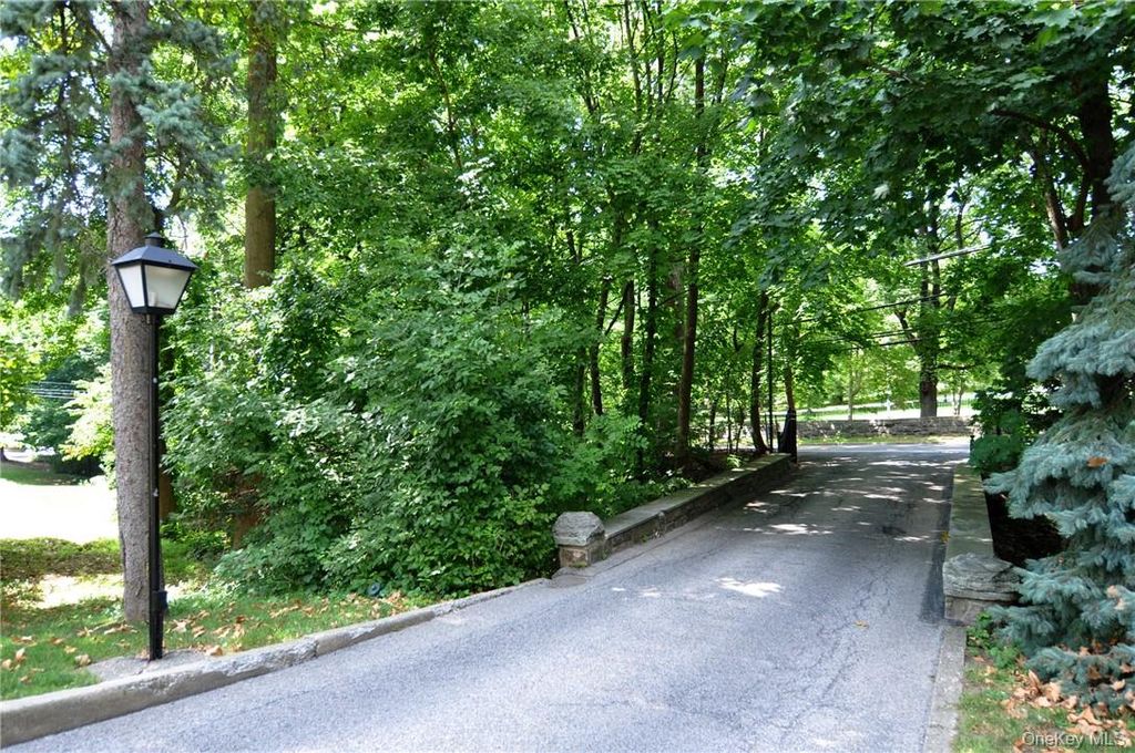 140 N Broadway L-4, Irvington, NY 10533 — photo 2