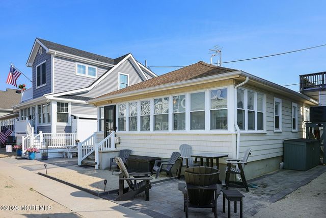 3 Hayes Court, Point Pleasant Beach, NJ 08742