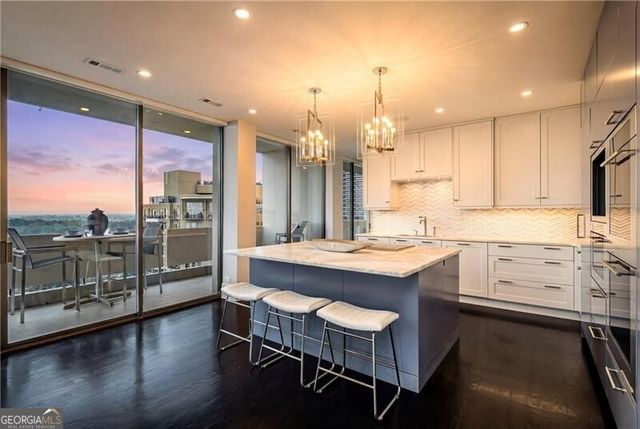 2575 Peachtree Road NE 22CD, Atlanta, GA 30305