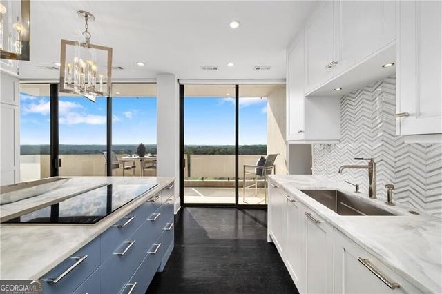 2575 Peachtree Road NE 22CD, Atlanta, GA 30305