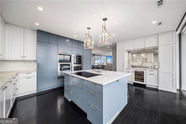 2575 Peachtree Road NE 22CD, Atlanta, GA 30305