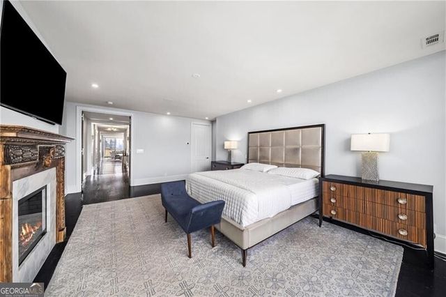 2575 Peachtree Road NE 22CD, Atlanta, GA 30305