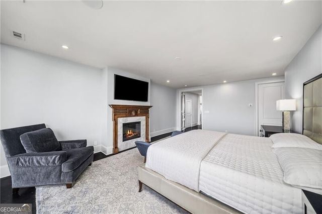 2575 Peachtree Road NE 22CD, Atlanta, GA 30305