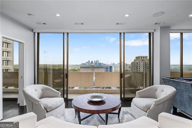 2575 Peachtree Road NE 22CD, Atlanta, GA 30305