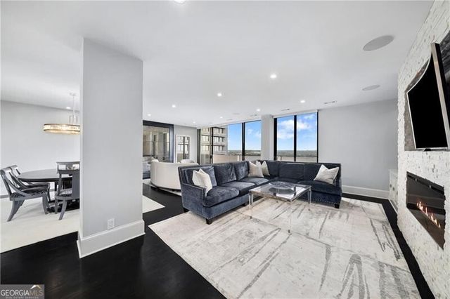 2575 Peachtree Road NE 22CD, Atlanta, GA 30305