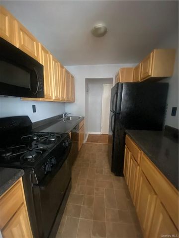 4 Sadore Lane 2W, Yonkers, NY 10710