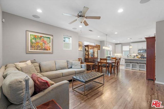 14847 W Maple Terrace, Panorama City, CA 91402