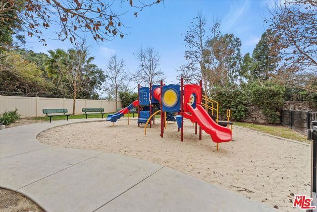 14847 W Maple Terrace, Panorama City, CA 91402