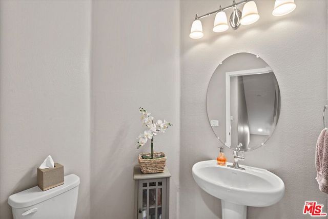 14847 W Maple Terrace, Panorama City, CA 91402