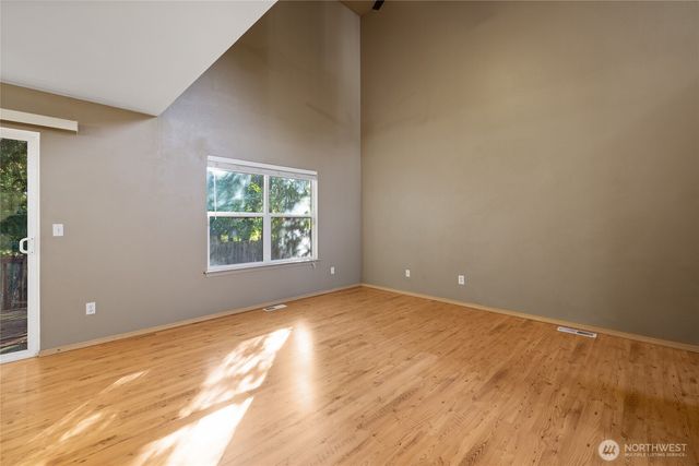 4200 Wonderwood Lane SE, Lacey, WA 98503