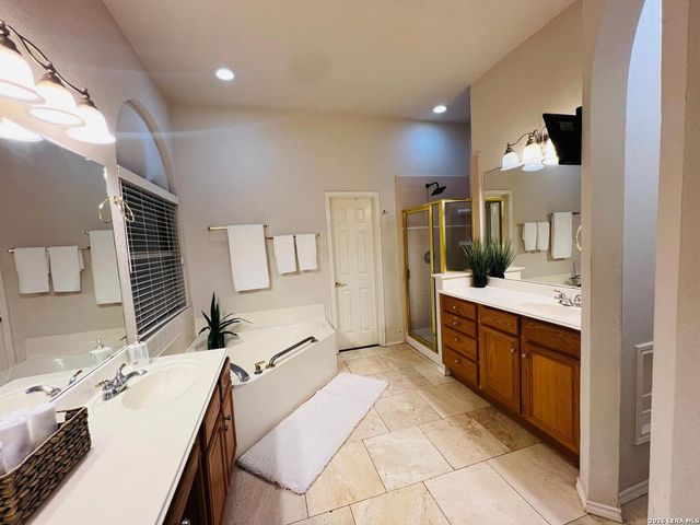 19531 Azure Oak, San Antonio, TX 78258