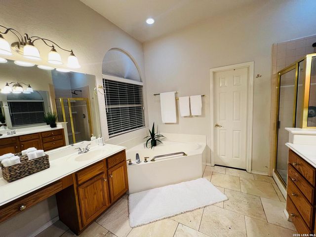 19531 Azure Oak, San Antonio, TX 78258