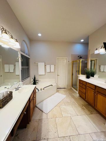 19531 Azure Oak, San Antonio, TX 78258