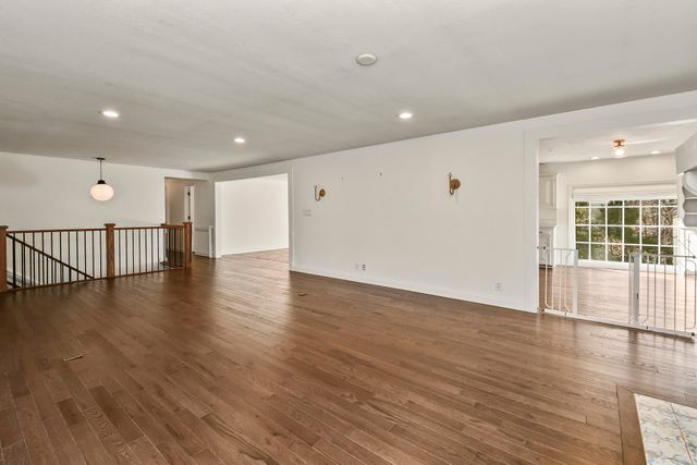 4254 E Ridgeview Drive, Springfield, MO 65809