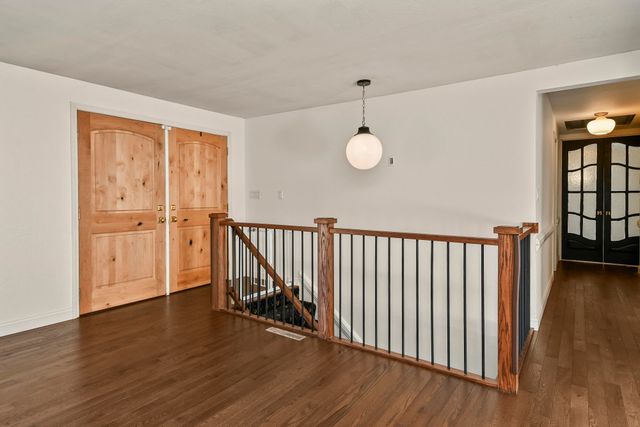 4254 E Ridgeview Drive, Springfield, MO 65809