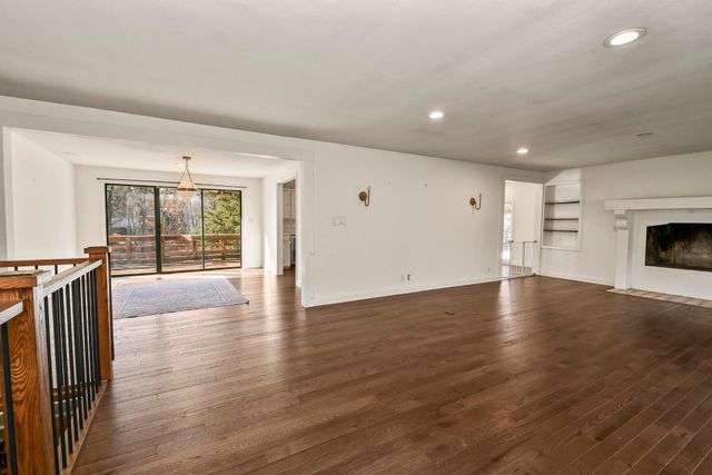 4254 E Ridgeview Drive, Springfield, MO 65809