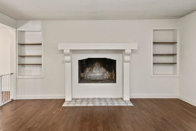 4254 E Ridgeview Drive, Springfield, MO 65809