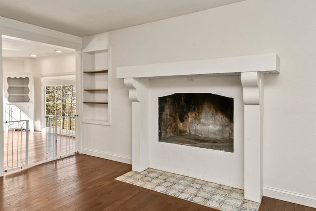 4254 E Ridgeview Drive, Springfield, MO 65809