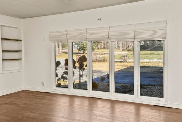 4254 E Ridgeview Drive, Springfield, MO 65809