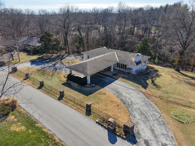 4254 E Ridgeview Drive, Springfield, MO 65809