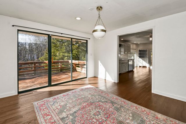 4254 E Ridgeview Drive, Springfield, MO 65809