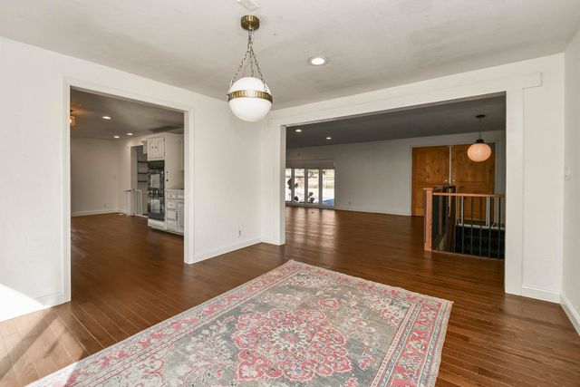 4254 E Ridgeview Drive, Springfield, MO 65809