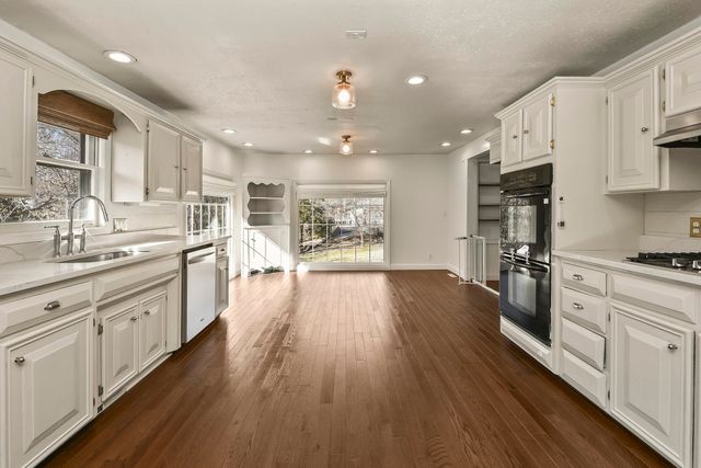 4254 E Ridgeview Drive, Springfield, MO 65809