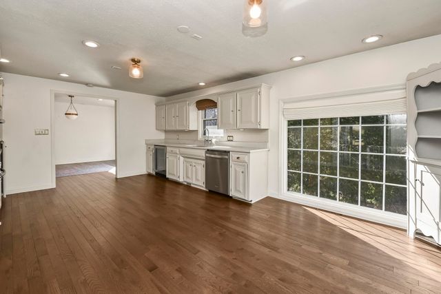 4254 E Ridgeview Drive, Springfield, MO 65809