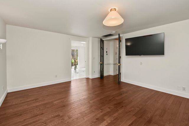 4254 E Ridgeview Drive, Springfield, MO 65809