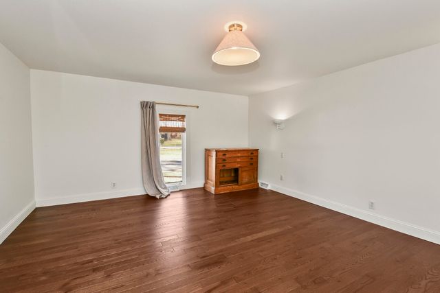 4254 E Ridgeview Drive, Springfield, MO 65809