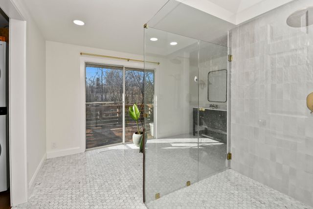 4254 E Ridgeview Drive, Springfield, MO 65809