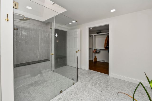 4254 E Ridgeview Drive, Springfield, MO 65809