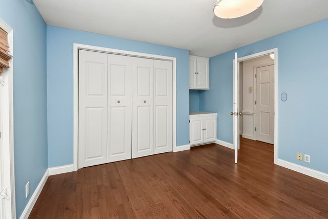 4254 E Ridgeview Drive, Springfield, MO 65809