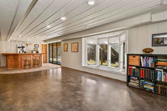 4254 E Ridgeview Drive, Springfield, MO 65809