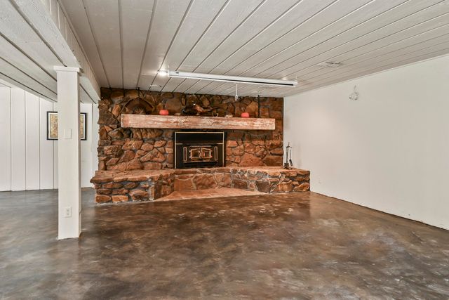 4254 E Ridgeview Drive, Springfield, MO 65809