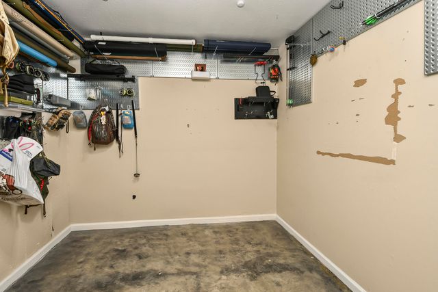 4254 E Ridgeview Drive, Springfield, MO 65809