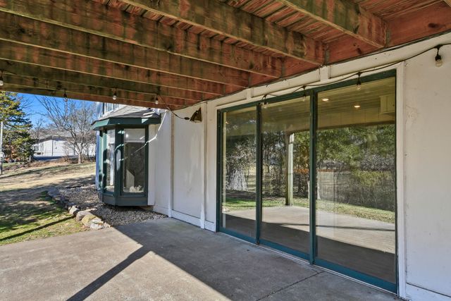 4254 E Ridgeview Drive, Springfield, MO 65809