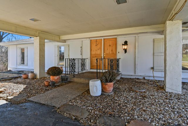 4254 E Ridgeview Drive, Springfield, MO 65809