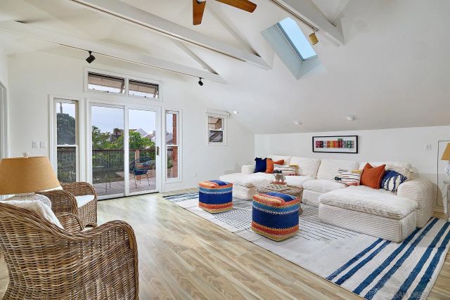 7627 Reposado Dr, Carlsbad, CA 92009