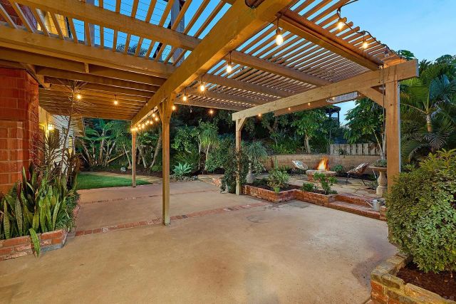 7627 Reposado Dr, Carlsbad, CA 92009