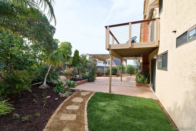 7627 Reposado Dr, Carlsbad, CA 92009